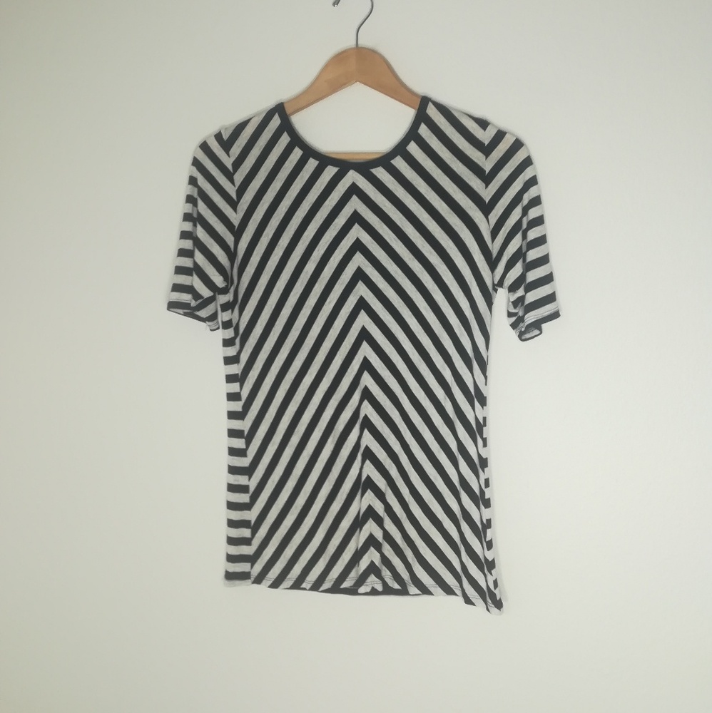 LulaRoe Black White Stripe Shirt (size L)